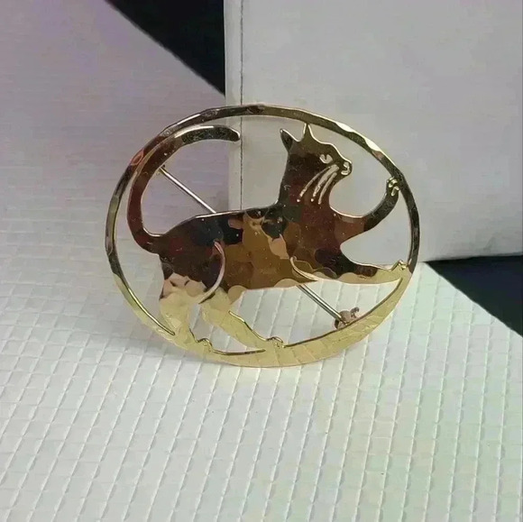 Wild bryde cat feline kitten pin brooch pin Gold Plated Lightweight Cat Pin - Picture 10 of 16
